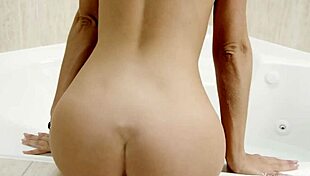 Melissa Lori Soaking Wet In Intense Action