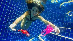 i stuff three panties in my pussy then fuck black dildo in public pool