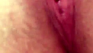 casada melada masturbates in sexy solo session 😏