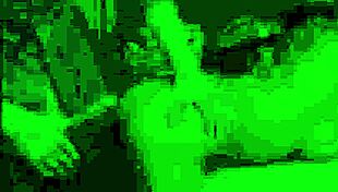 Hijastra y madrastra Honey Blossom, Nikki Peach pilladas por oficial en escena salvaje