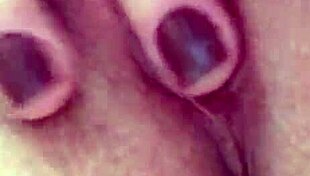 casada melada masturbates in sexy solo session 😏