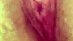 casada melada masturbates in sexy solo session 😏