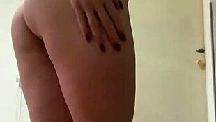 sexy body shines after a steamy shower 😍