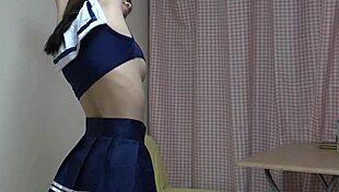 可愛いコトノ・モリシタがウェブカムで可愛いパンツ見せ