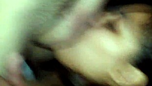 In the hotel, the latina performs a blowjob