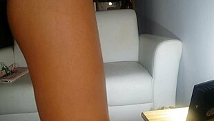 Brunette Babe Fucks Cucumber On Selfie!