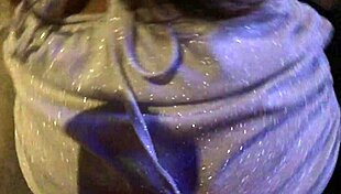 Novinha se exibindo com exibicionismo sexy