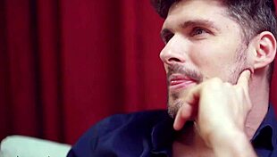 Dane Jones, blonde aux gros seins Karina King suce grosse bite pour anniversaire !