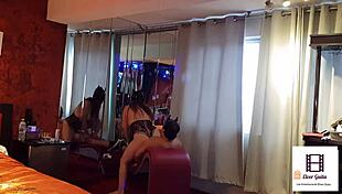 Sexy Peruvian gatita does hot completo show