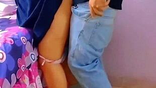 las estudiantes tambien saben coger me chupa la verga y casi se ahoga casero amateur