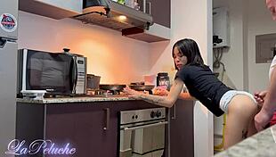 Жопа падчерицы трясется и получает сперму от отчима