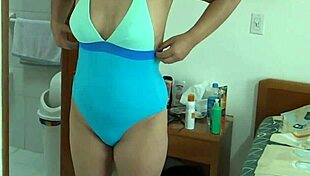 Twardy kutas pasierba na plaży sprawia, że się obnażam