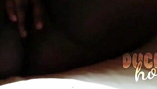 i'm watching this bbw play with her pussy