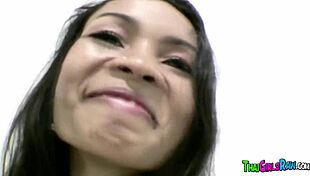 Skinny asian shaves her cunt in the shower