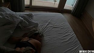 Acordei fodendo e gozando dentro da bucetinha dela creampie teaser