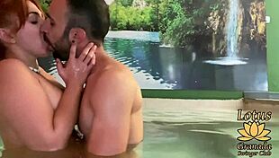 Me Follo A Una Desconocida En Un Club Liberal