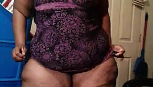 Sexy SBBW Ms Ann Aka Dee Shakes Huge Soft Ass in Nasty Play