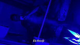 I couldn't resist my boyfriend's cousin, sucked her shaved pussy, choked, and sat until I came.