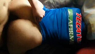 Cogiendom a mi amiga while my wife’s at work feels so wrong