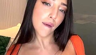 latina webcam star lis teases fans with natural assets