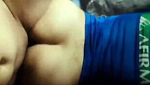 Cogiendom a mi amiga while my wife’s at work feels so wrong