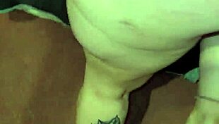 rubia traga toda la polla y se venga a chorros