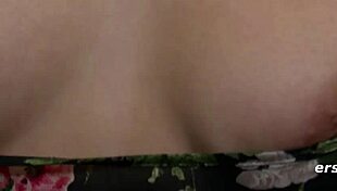 ¡ey, quieres ver a esta amateur natural jugueteando su coño peludo?