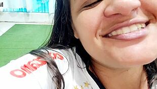 Fiquei com Tesão pelo Verdureiro da Feira com Big Latina Ass