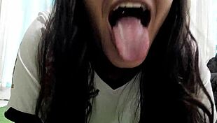 Fiquei com Tesão pelo Verdureiro da Feira com Big Latina Ass