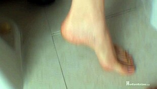 Siallasspt1 Spreads Her Nude Ass Wide for Raw Action