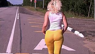 Yellow big ass flashing outdoor babe?