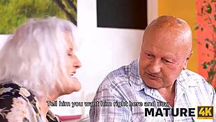 Mature4k 古怪女士引诱服务员，老公震惊观看