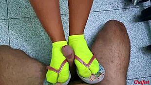 i massage my girlfriend's slutty friend, then bang her hard