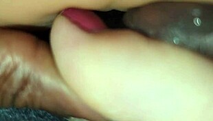 Expressing the foot causes oral sex