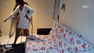 Casalinga riceve il manutentore porco!