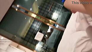 Cewek Cina Naik Di Atas Dalam Aksi Panas