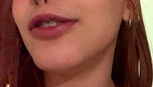 Novinha got caught fucking the pizza delivery guy