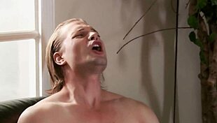 칼리 몬타나가 우주에서 벗고 와일드한 재미