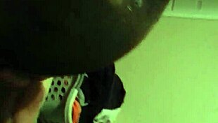 omg my wifey’s footjob is unreal, no cumshot tho, comment for vid plz!