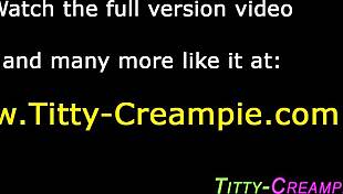 Troia con tette enormi scopa cazzo grosso in scena masturbazione POV