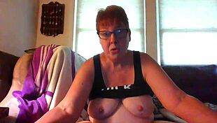 i do cam shows featuring natural tits