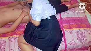 Using Sex Toy To Tease Pussy