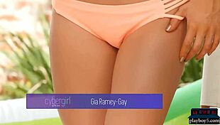 Perfect Natural Bikini Milf Strips Naked And Plays