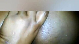 פרטה רוכבת חזק על זין