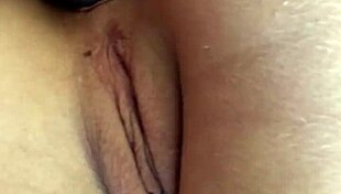 Je Mouvre Mon Petit Trou du Cul Avec Mon Gros Dildo