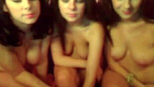 Amateur Webcam Flashing with Clothes Ripped in High Definition Voyeur Softcore