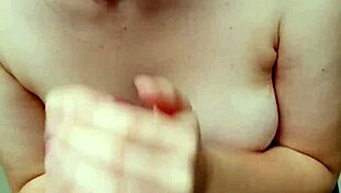 İş yerinde onu tokatlıyor pov orgazm memelere