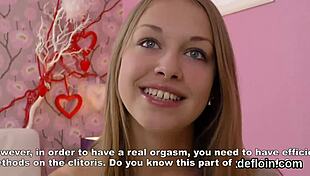 Nympho polos regangkan pepek ketat dan hilang dara