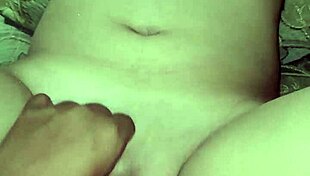 mi peque�a hermanastra quiere jugar con mi verga