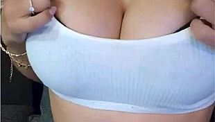 liloo enjoys caressing her big tits in amateur scene